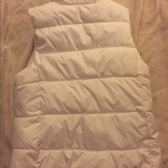 White Old Navy Vest - Picture 3 of 3